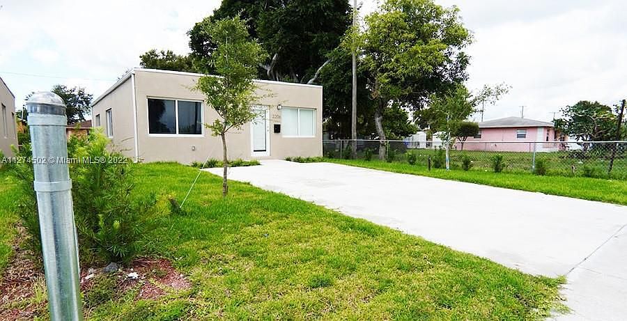 Foto principal - 2206 Simms St