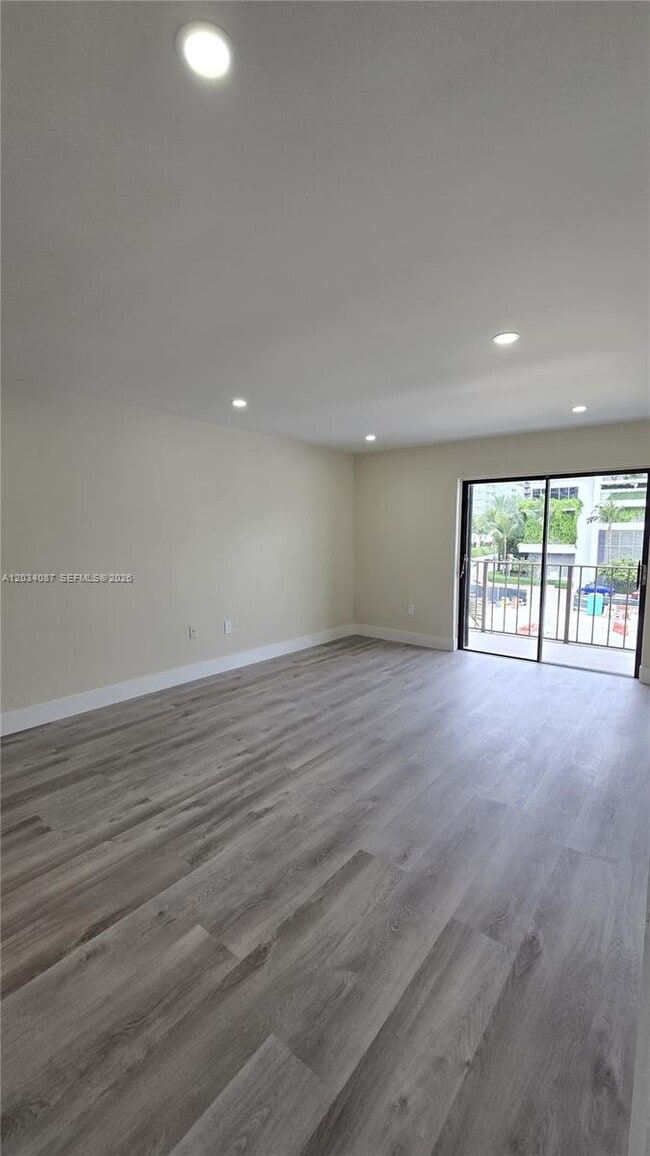 Building Photo - 9124 Collins Ave