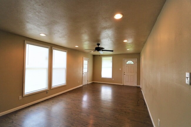 Building Photo - 4110 Ector Ave