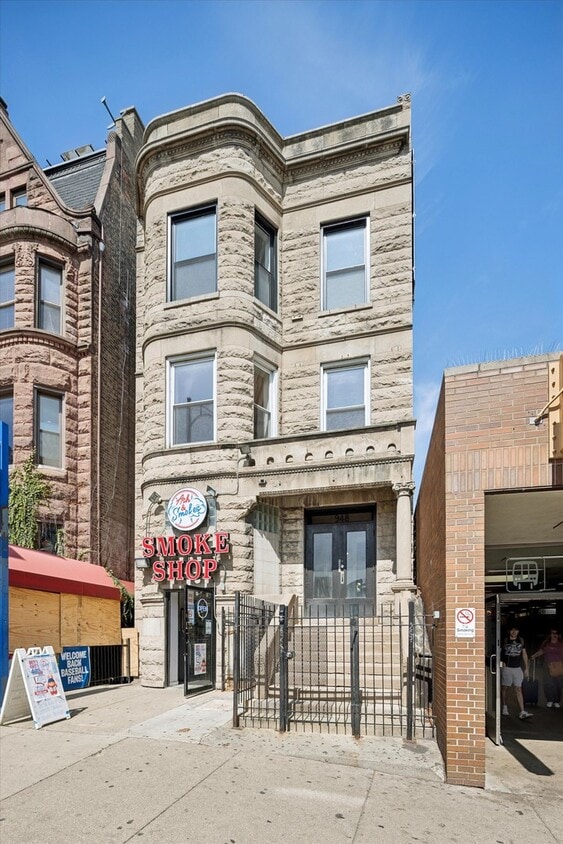Foto principal - 948 W Addison St