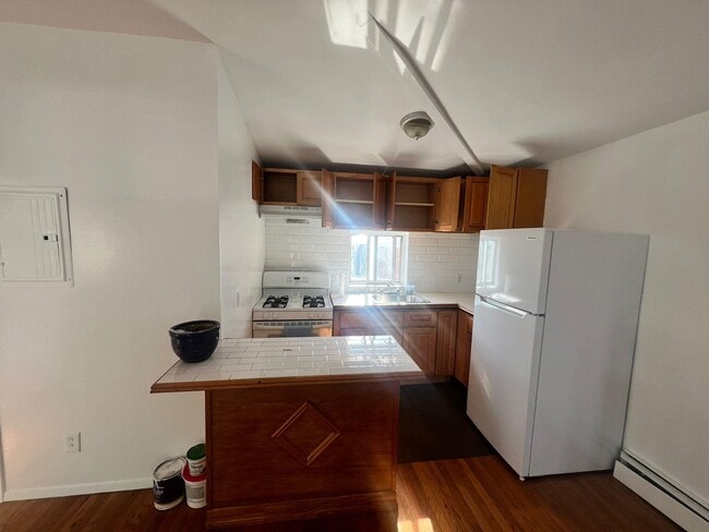 Building Photo - 25-10 94th St