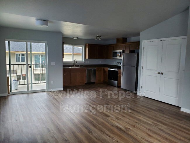 Foto del edificio - 220 Cheryl Ln