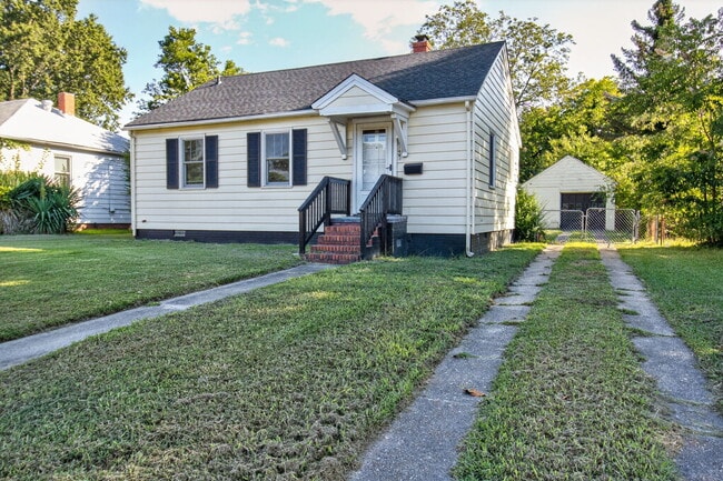Building Photo - 214 Hickory Ave