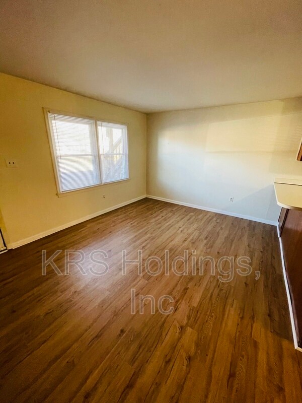 Foto del edificio - 2548 Cedarwood Dr