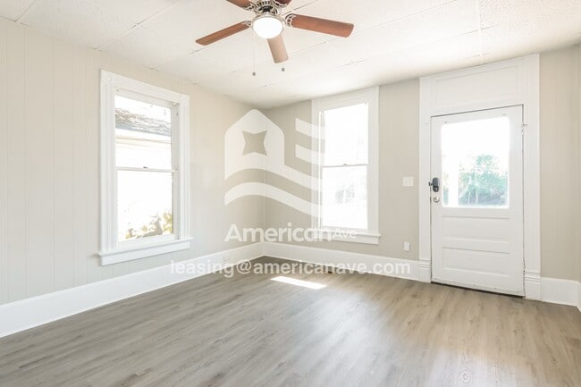 Building Photo - 2825 Waverly Ave