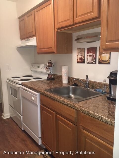 Foto del edificio - 200-301 Jamestown Cir