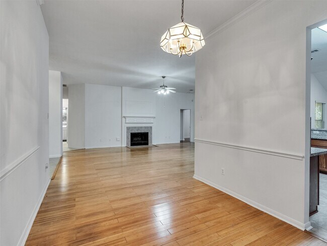 Building Photo - 16715 Lighthouse View Dr