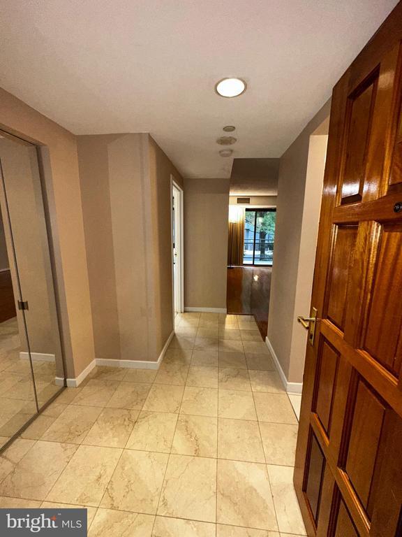 Foto del edificio - 1530 Key Blvd