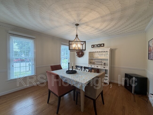 Building Photo - 1520 Woodside Ct
