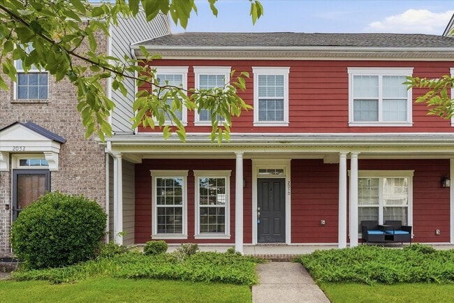 Building Photo - 2050 Hemlock Dr