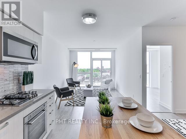 Photo du bâtiment - 501-501 St Clair Ave W