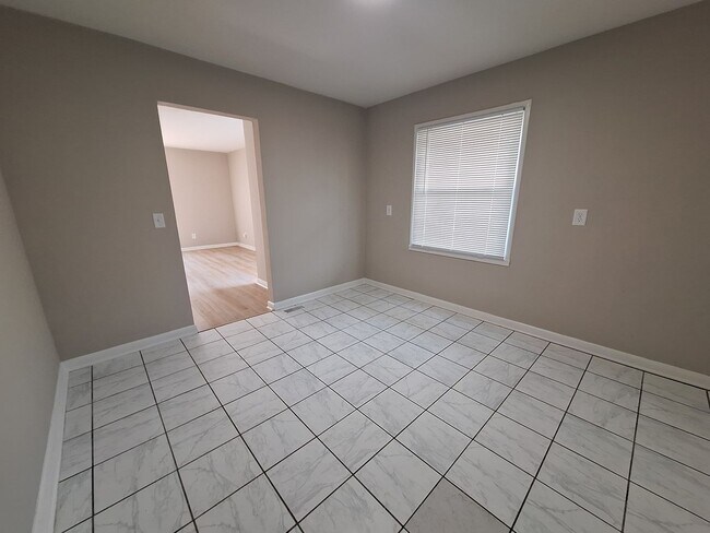 Building Photo - 3303 Candlewood Dr