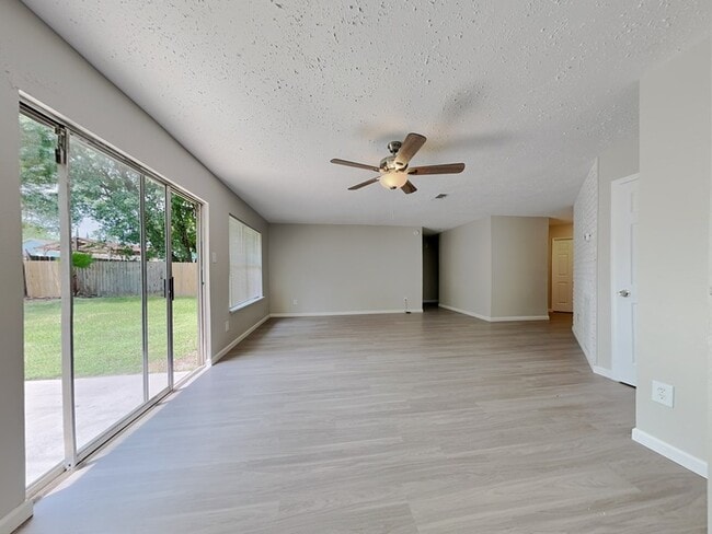 Building Photo - 12219 Lennox Gardens Dr
