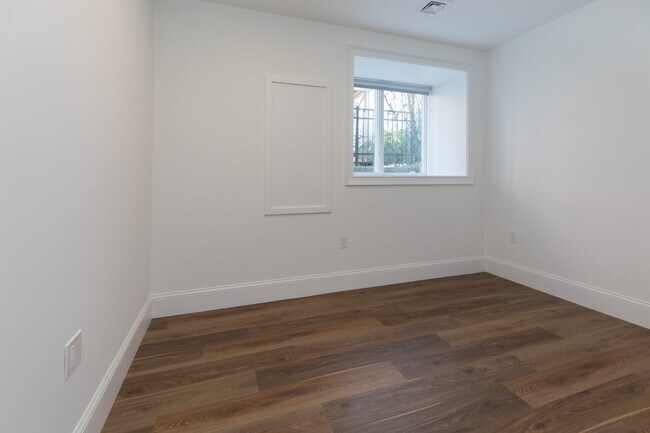 Foto del edificio - 143 E Cottage St