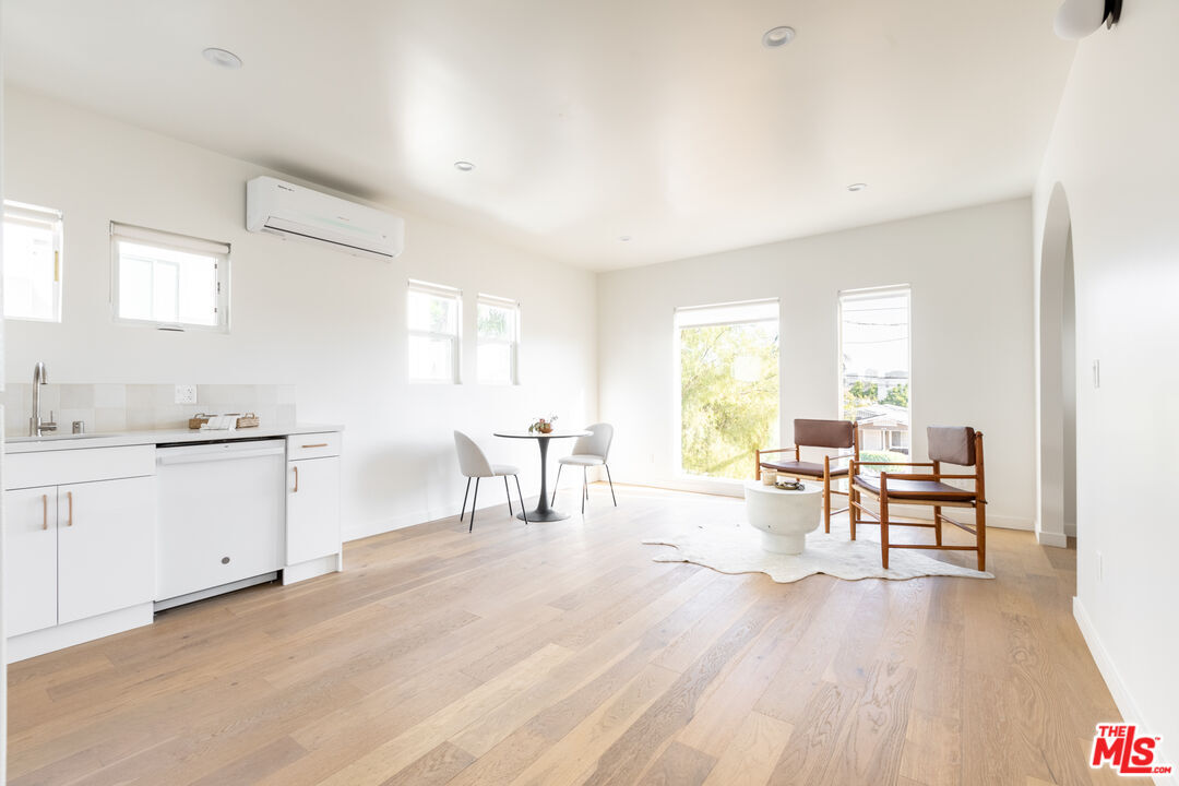 Foto principal - 3611 1/2 Bellevue Ave