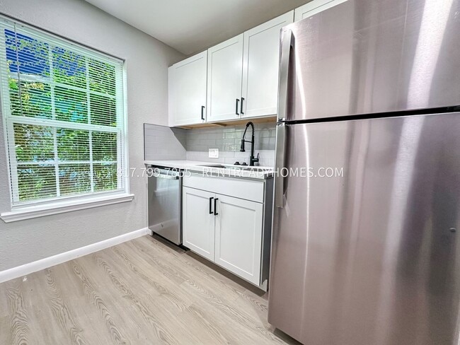 Foto del edificio - 6431 Myrtle St