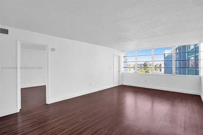 Foto del edificio - 1501 NE Miami Gardens Dr