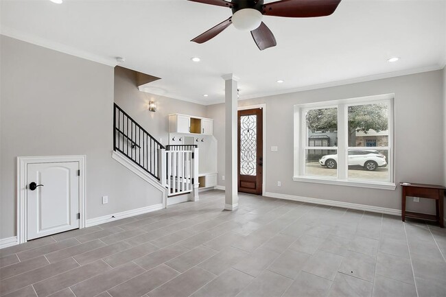 Building Photo - 7509 Brompton St