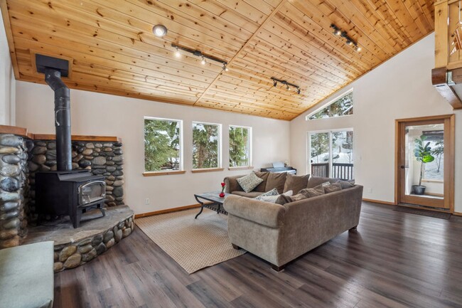 Building Photo - Spacious Prosser Lakeview Estates Rental
