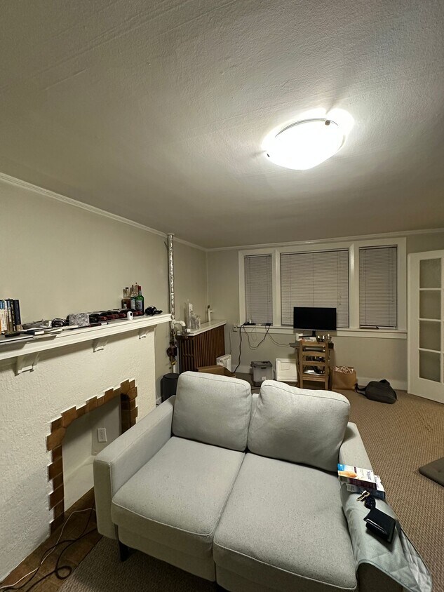 Photo principale - 1086 W 10th Ave