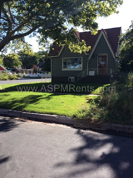 Foto principal - 977 S Lincoln St