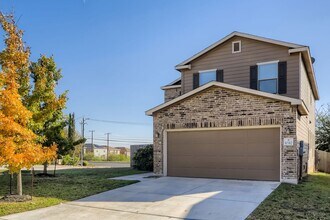 Building Photo - 10312 Roadrunner Ridge