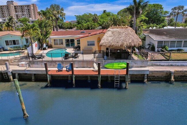 Foto del edificio - 2051 Coral Reef Dr