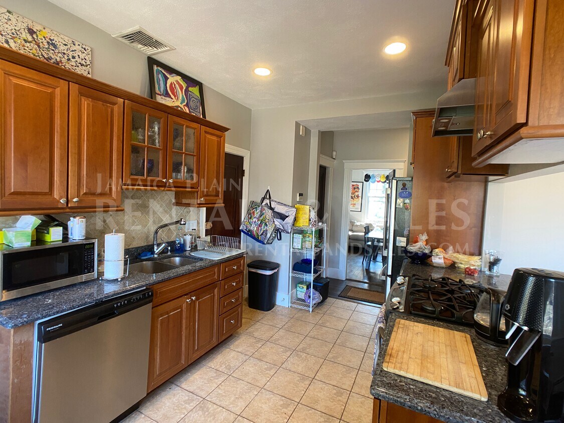 35 Goodrich Rd Unit 2 CO, Boston, MA 02130 Apartments in Boston, MA