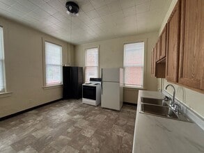 Building Photo - 611 Ohio St