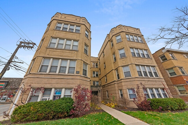 Building Photo - 5614 N Kimball Ave