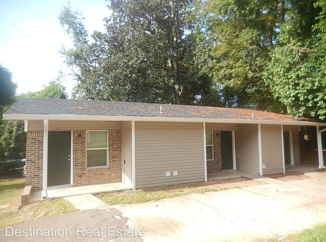 Primary Photo - 3212 Jim Lee Road, Unit B1
