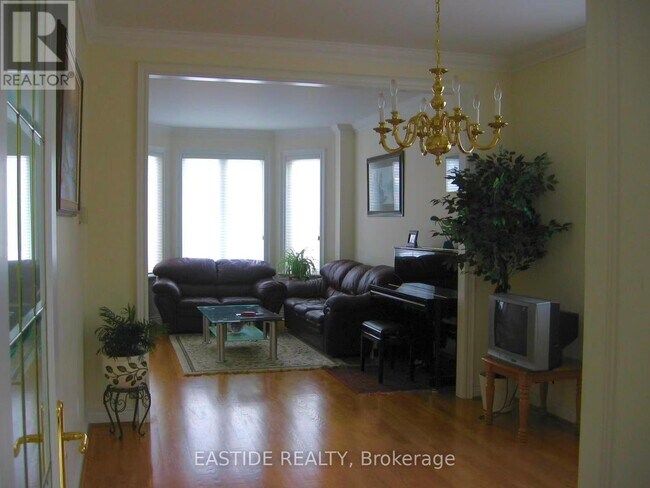 Photo du bâtiment - 331 Senlac Rd