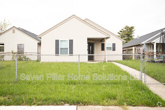 Building Photo - 1213 St Clair Ave