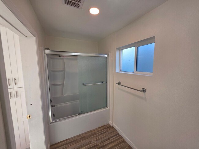 Foto del edificio - 524 W Greenwood Ave