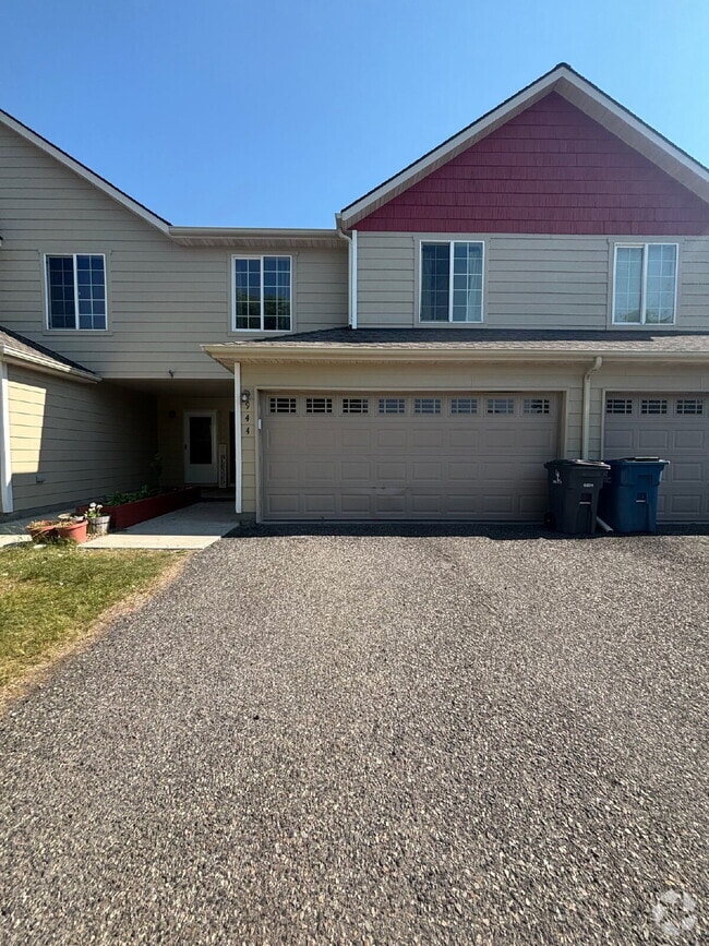 Building Photo - 944 N River Rock Dr