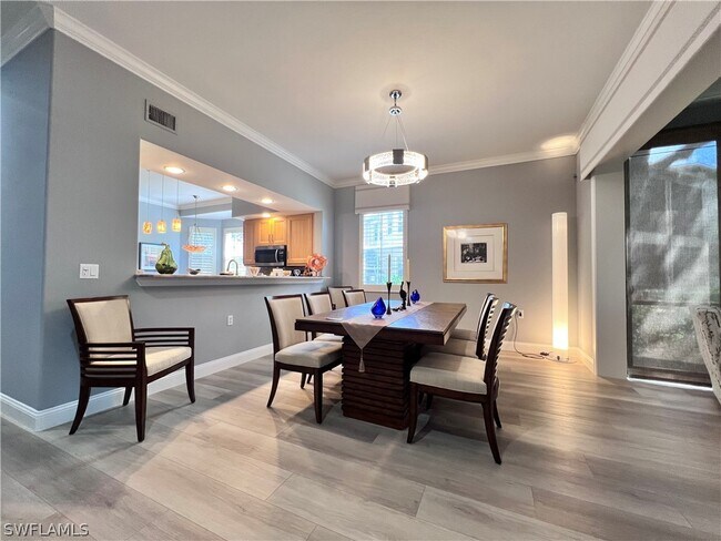 Foto del edificio - 817 Regency Reserve Cir