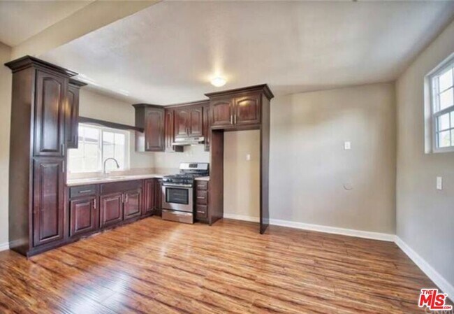 Foto del edificio - 1529 Tremont St