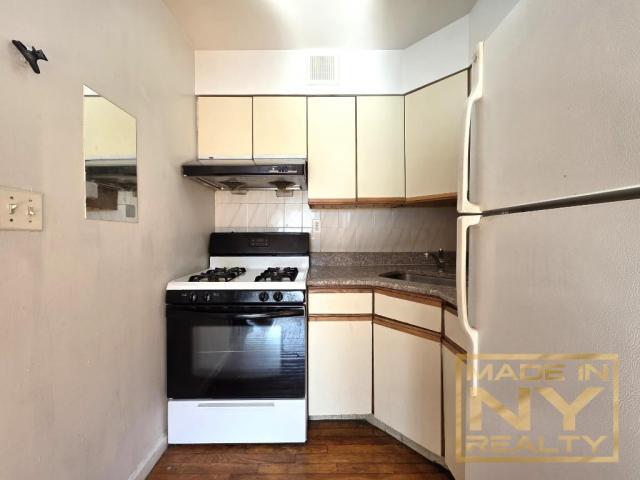 Building Photo - 1 bedroom in FLUSHING NY 11354