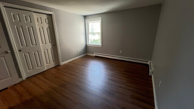 Foto del edificio - 206 W Pleasant St