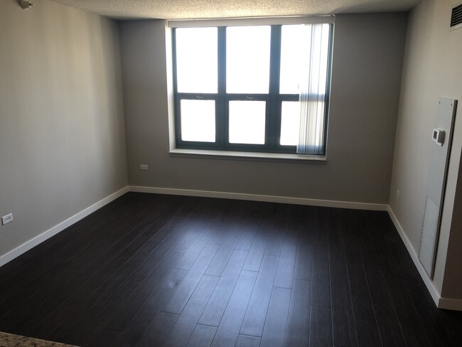 Foto del edificio - 65 E Huron St