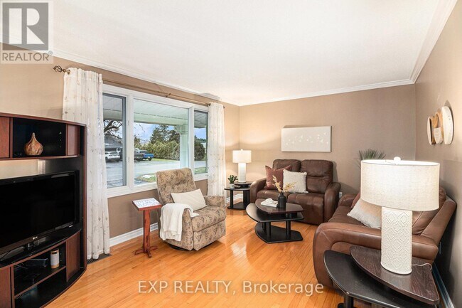 Building Photo - 2 Castlebeau St