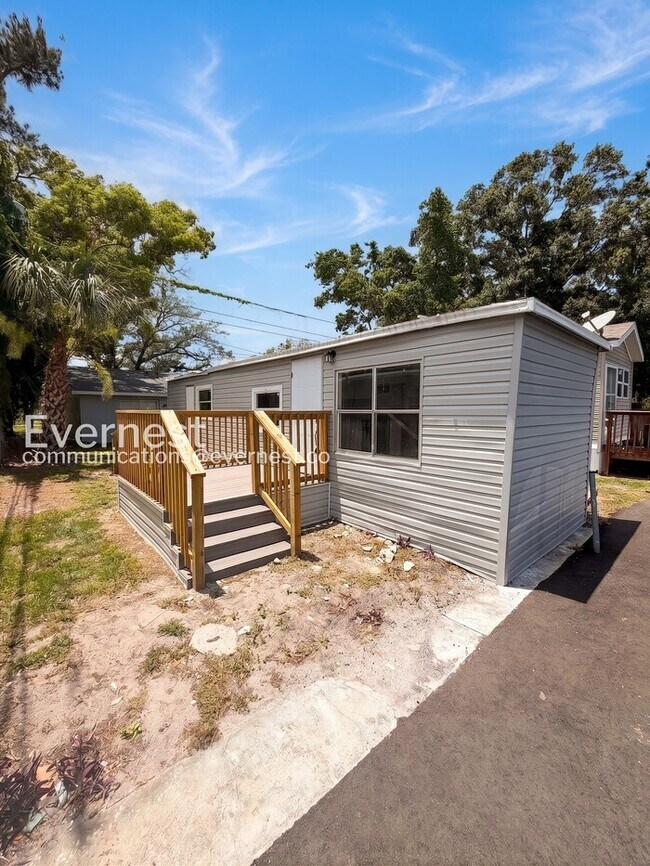 Foto del edificio - 5680 28th St N