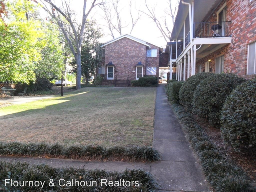 Primary Photo - 1011 Oakview Ave
