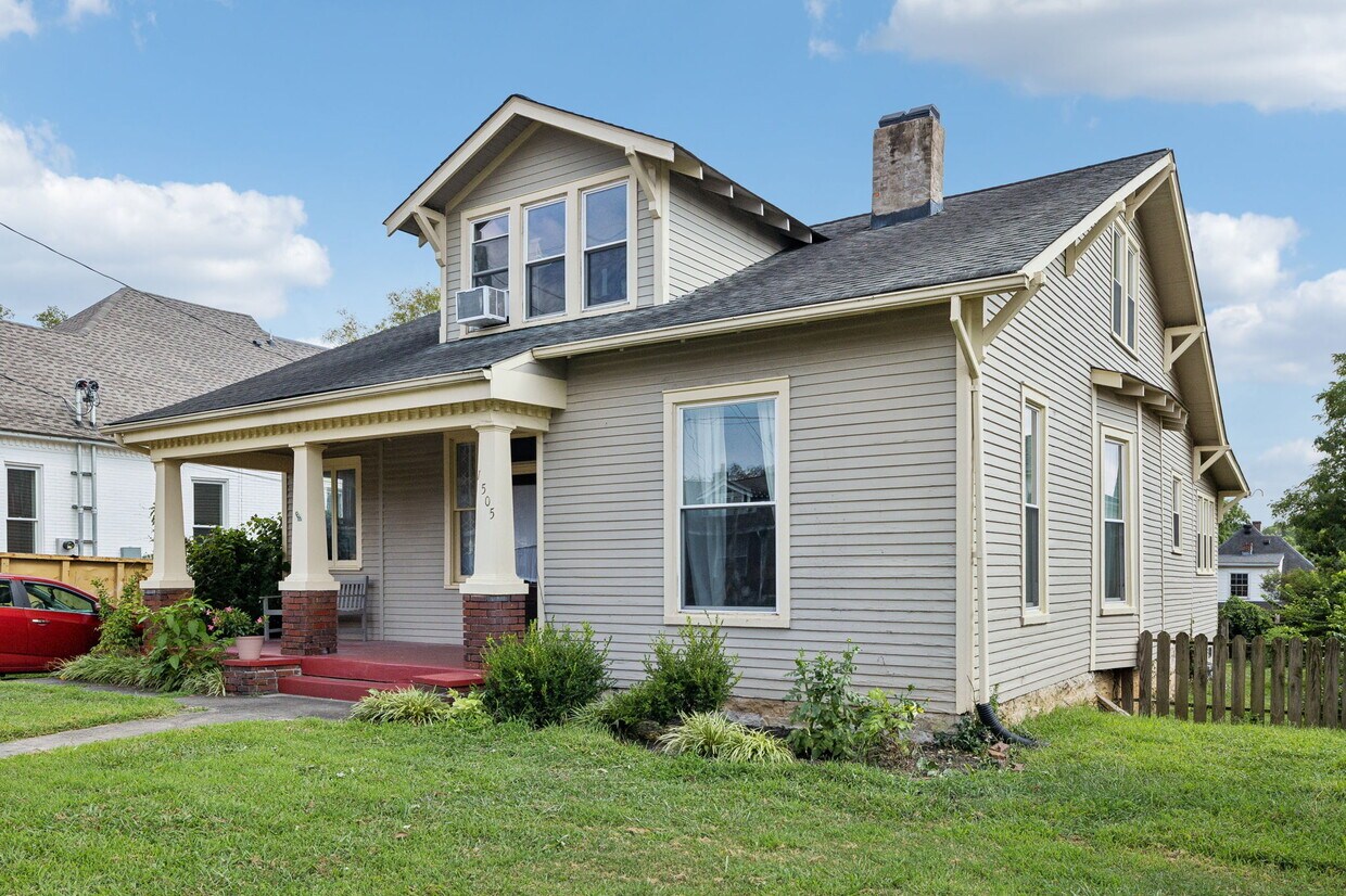 Foto principal - 1505 Dallas Ave