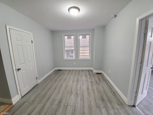 Building Photo - 2 br, 1 bath  - 784 S 15th St 1
