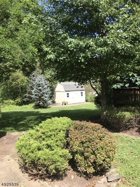 Building Photo - 1498 Valley Rd