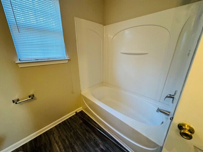 Building Photo - 5420 Henderson Oaks Dr