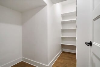 Building Photo - 1840 Momi St