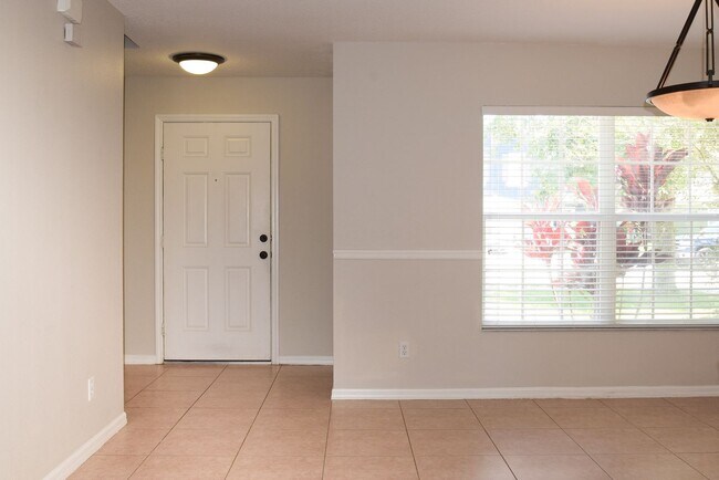 Foto del edificio - Comfortable 4/2.5 Home at Waterford Trails...