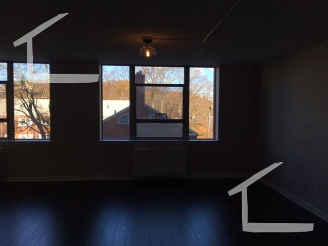 Foto del edificio - Huge 1 bed in Chestnut Hill